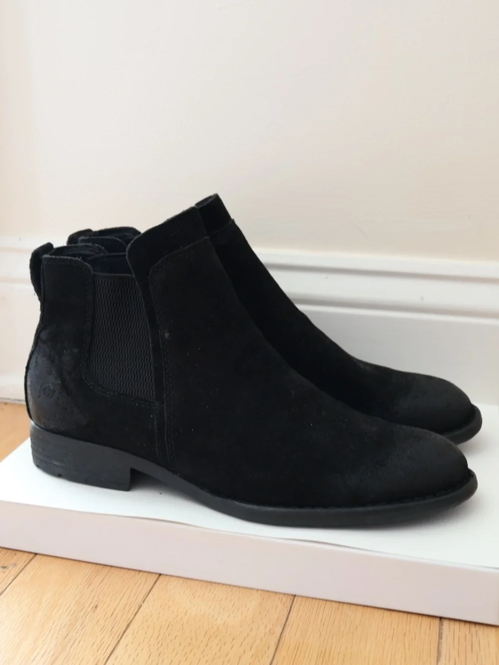 BORN Laney Black Suede Chelsea Ankle Boots Women's 8 Indie Boho Gorpcore NEW